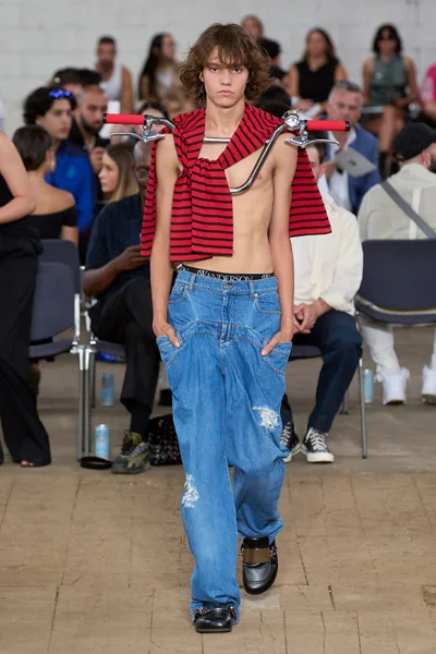 Look 1